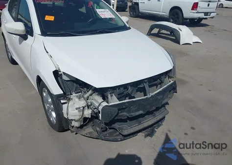 2017 Toyota Yaris Ia из США, поврежденный, VIN 3MYDLBYV7HY184361